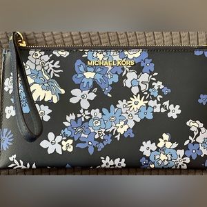 Michael Kors Large Wristlet